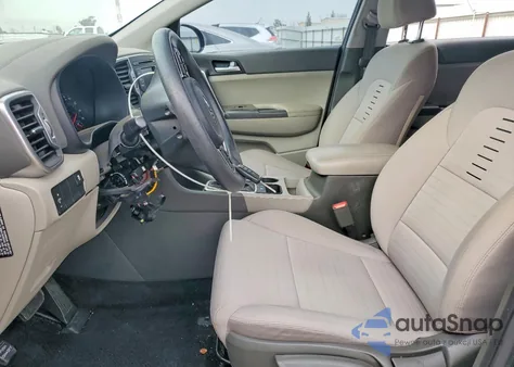 2018 Kia Sportage Lx z USA, uszkodzony, nr VIN KNDPM3AC4J7422648